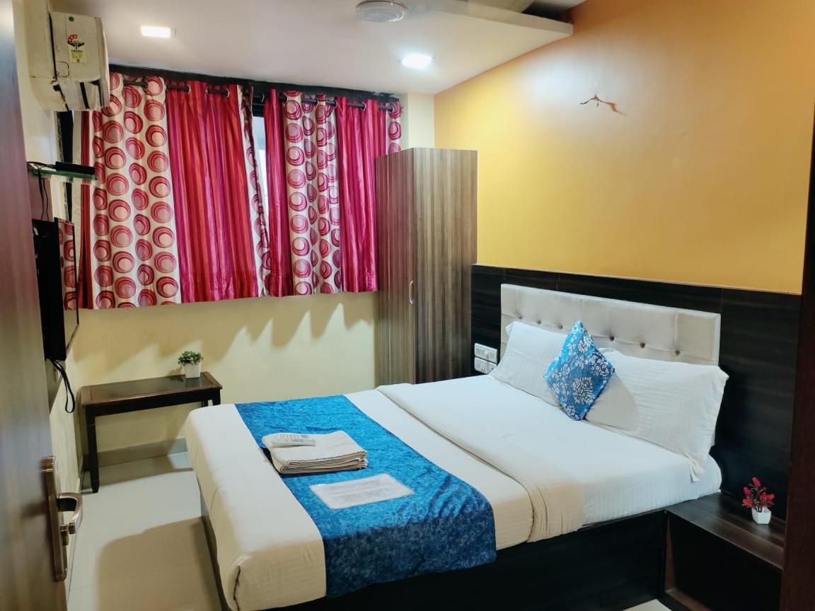 Hotel Golden Galaxy - Santacruz East Bombay Exterior foto
